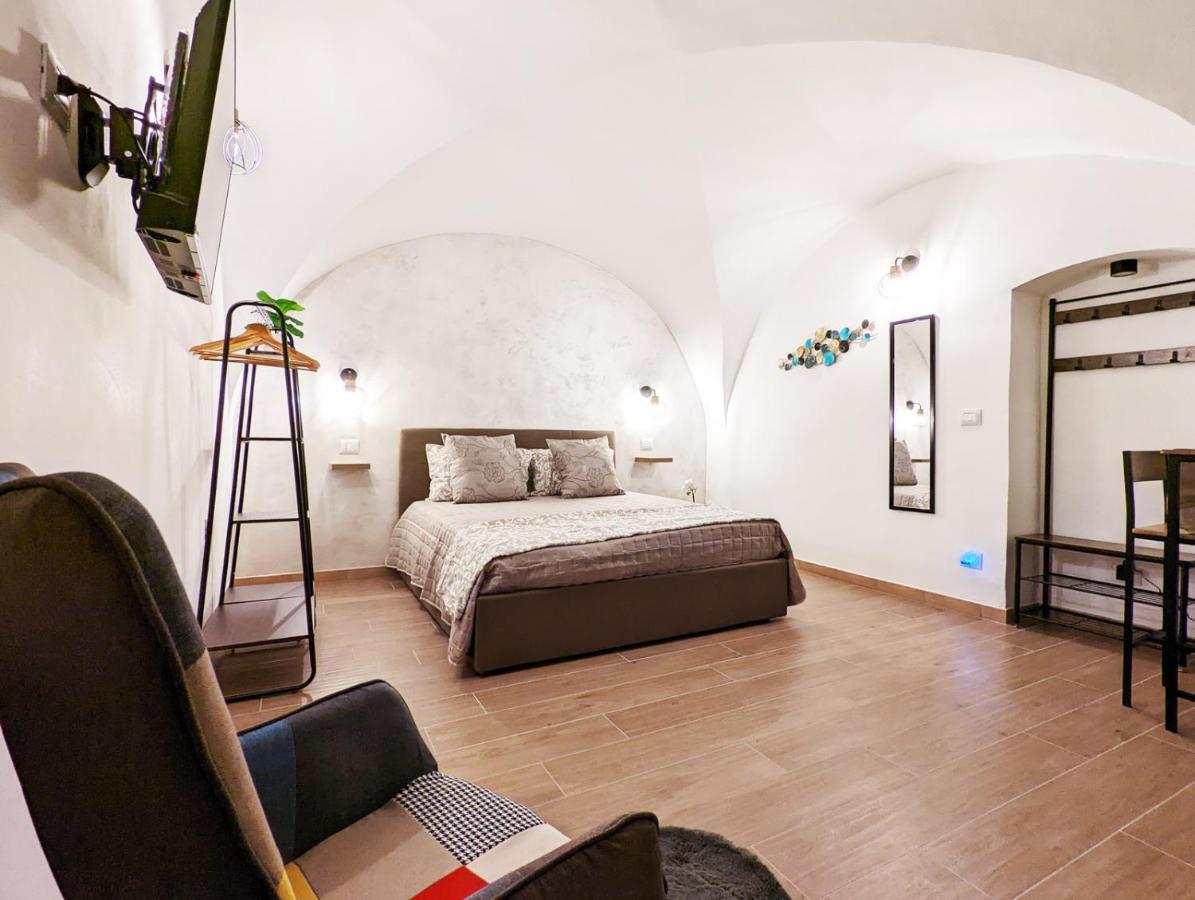 Dama Suite Love & Private Jacuzzi Бари Экстерьер фото