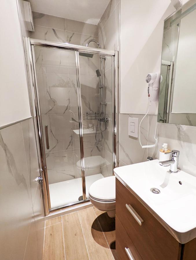 Dama Suite Love & Private Jacuzzi Бари Экстерьер фото
